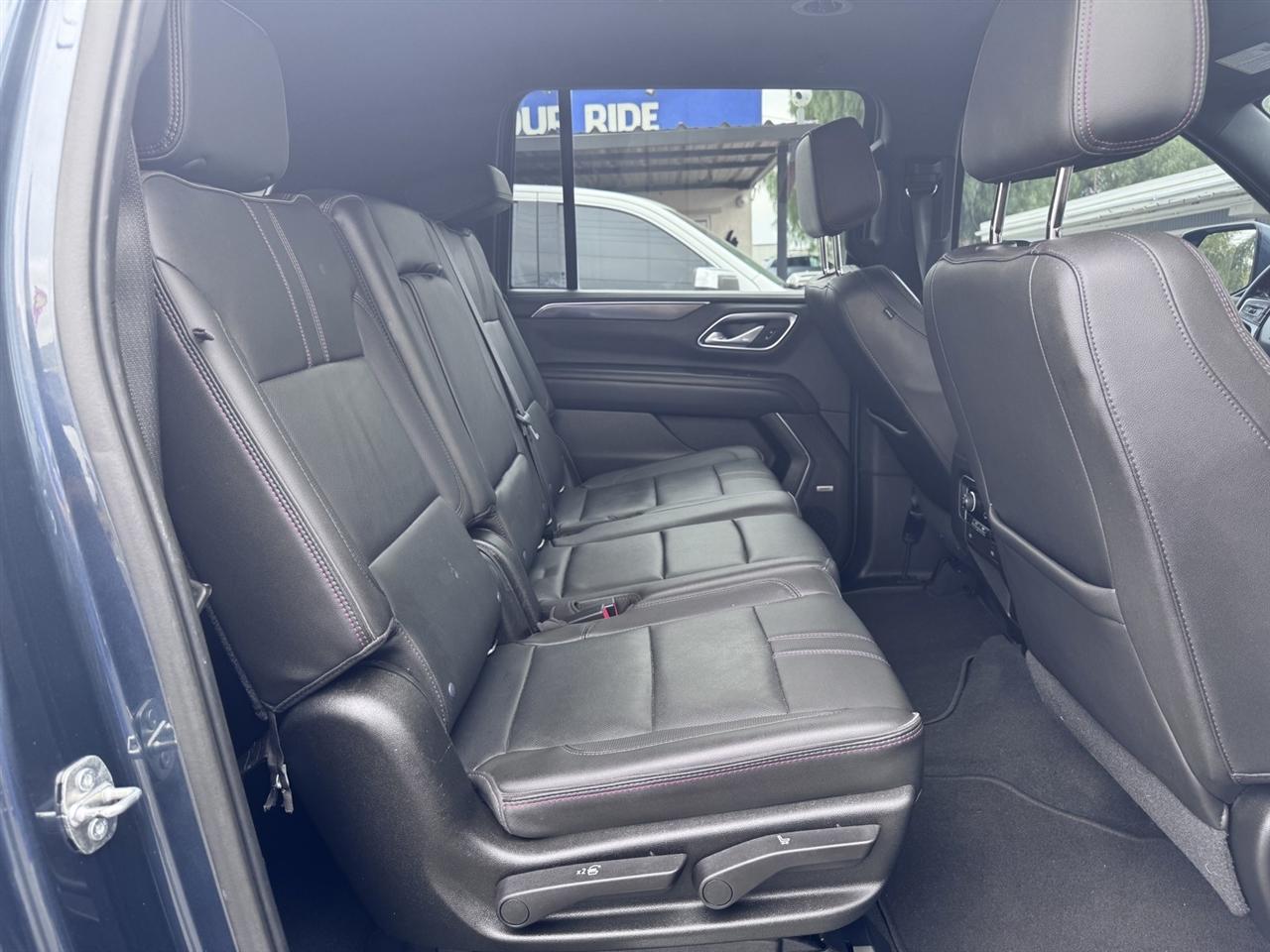 Chevrolet Suburban  2021