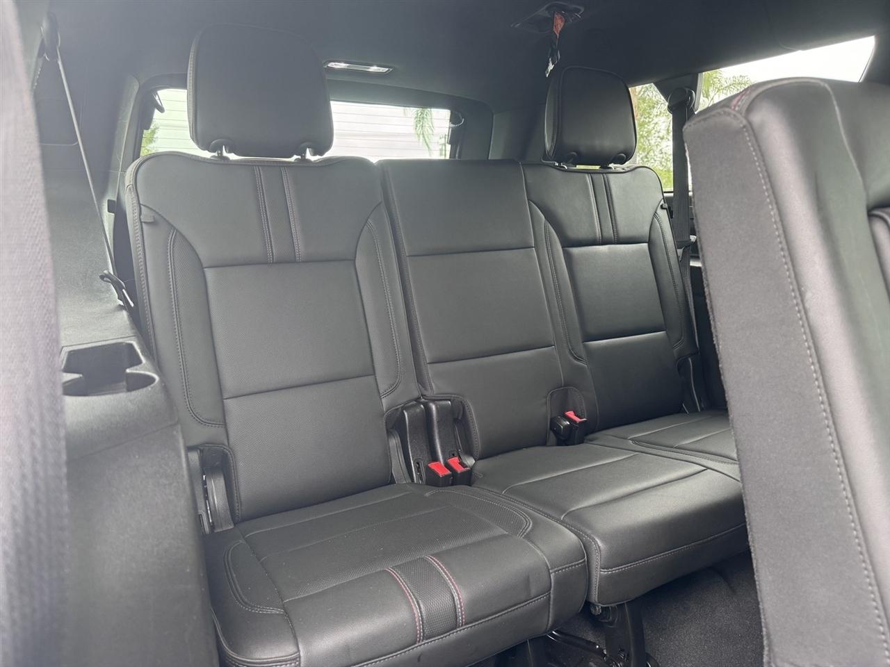 Chevrolet Suburban  2021