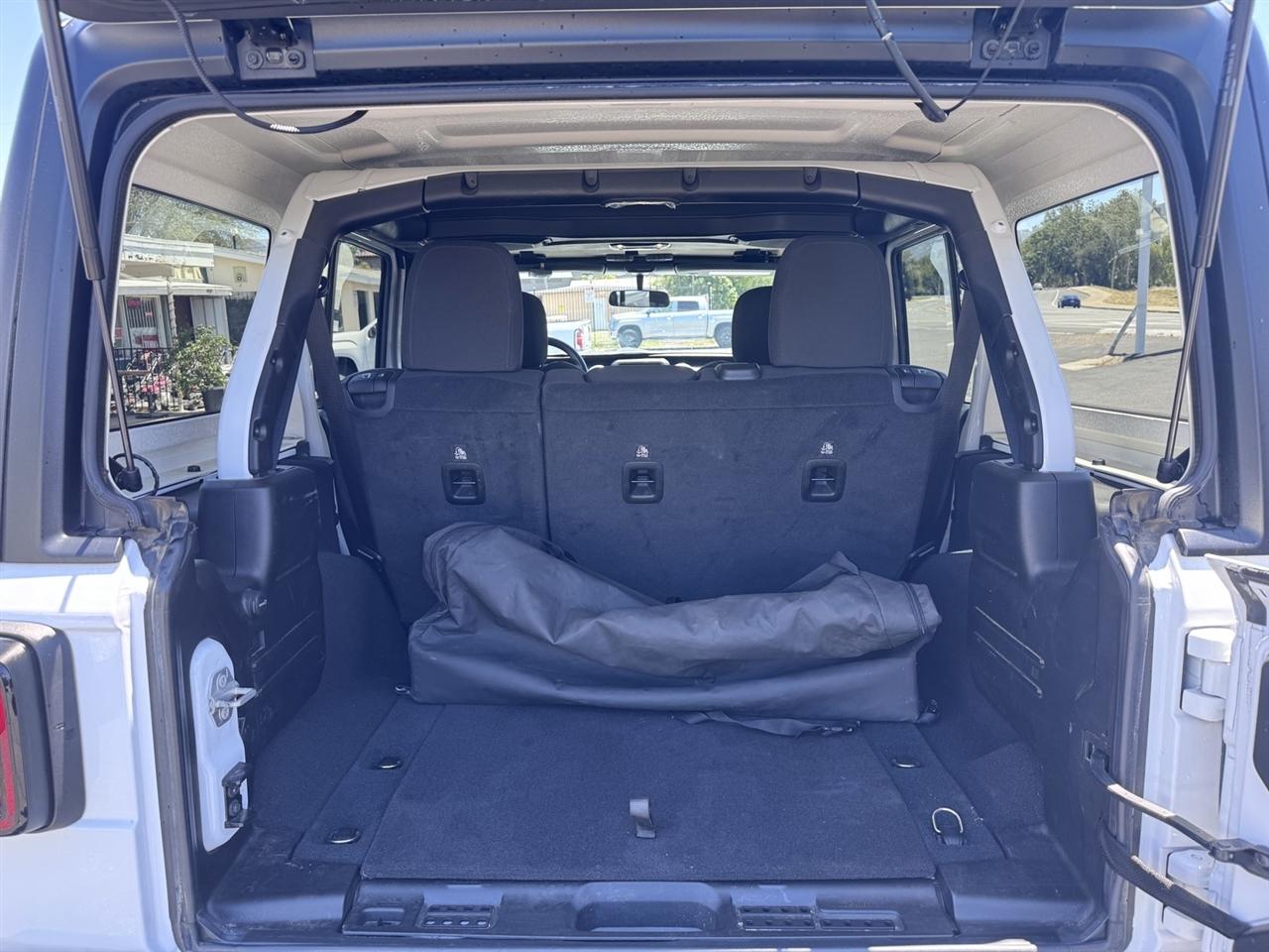 Jeep Wrangler  2023