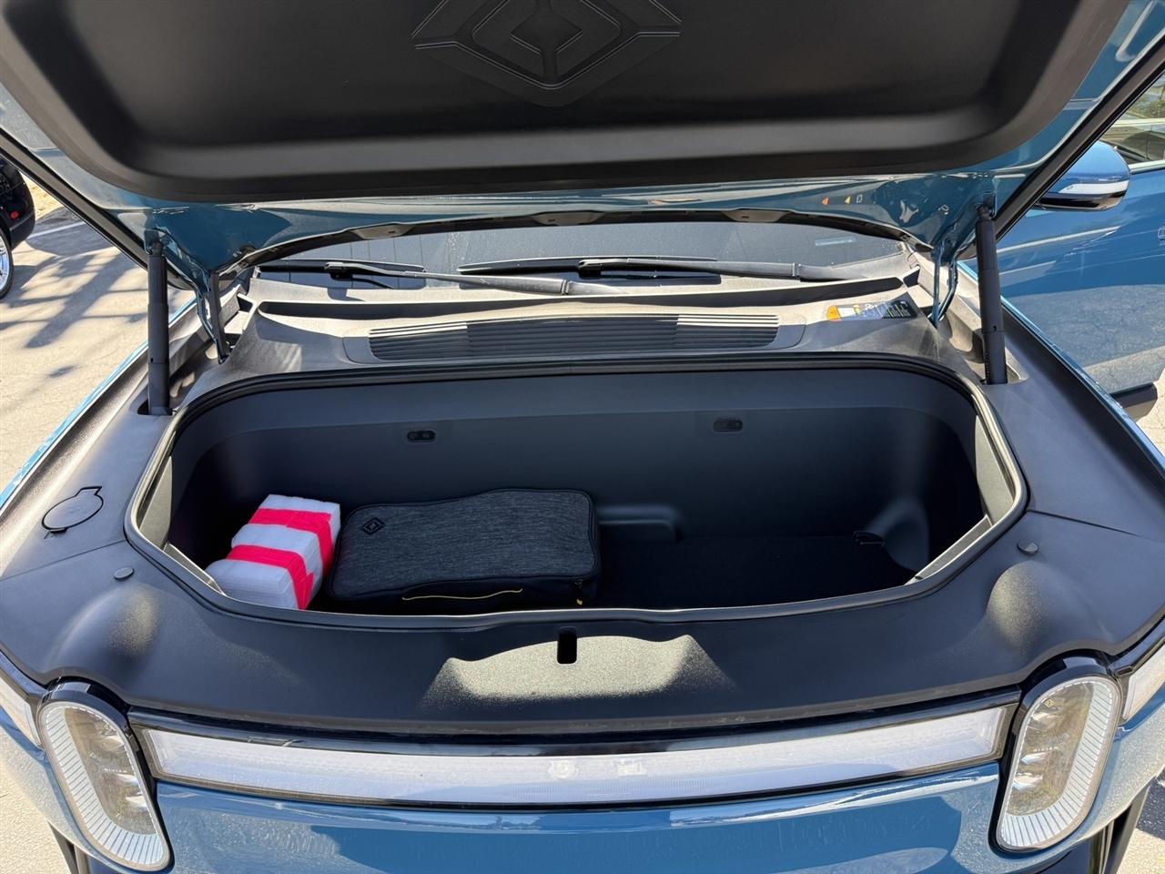 Rivian R1T Adventure 2022