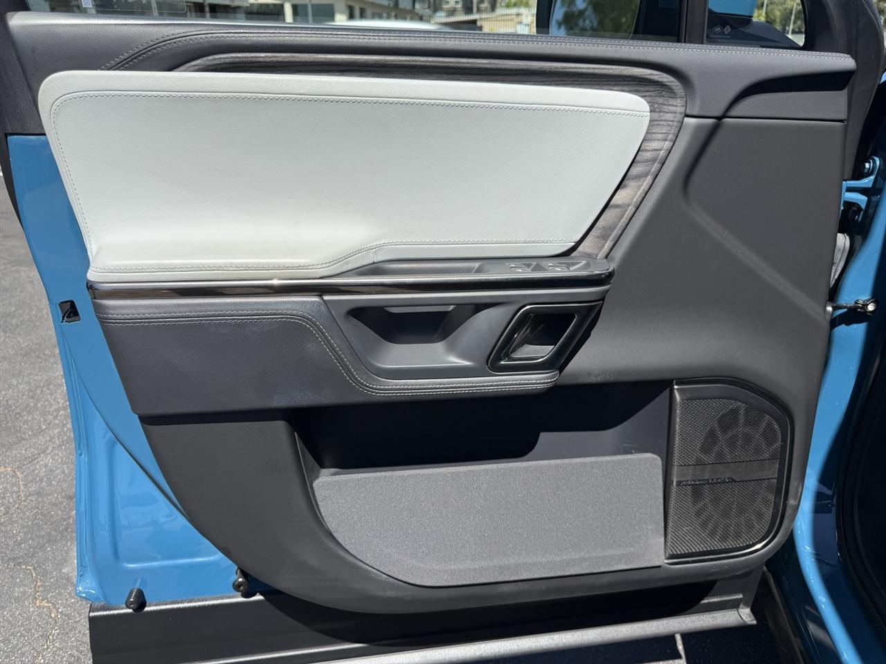 Rivian R1T Adventure 2022