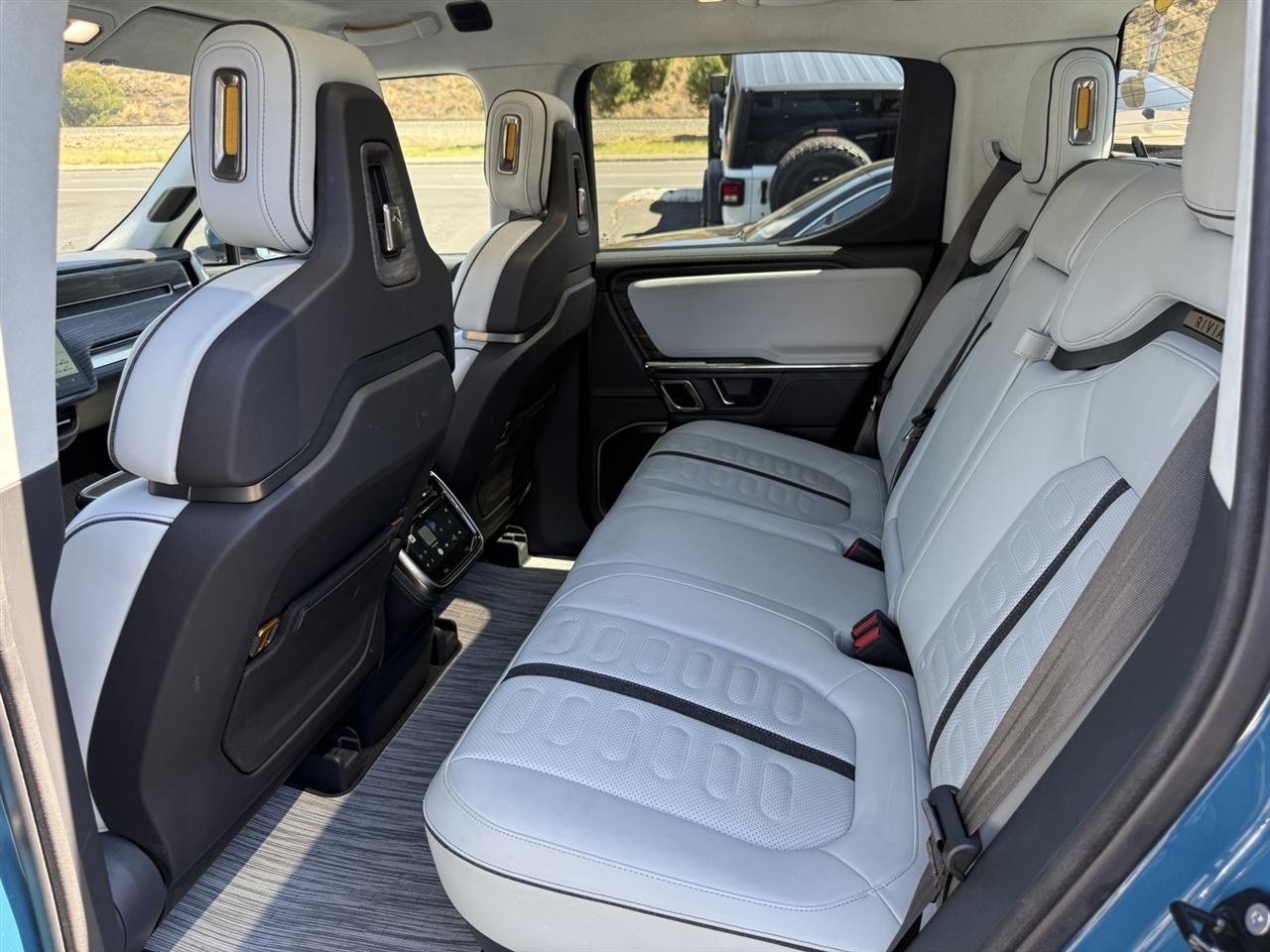 Rivian R1T Adventure 2022