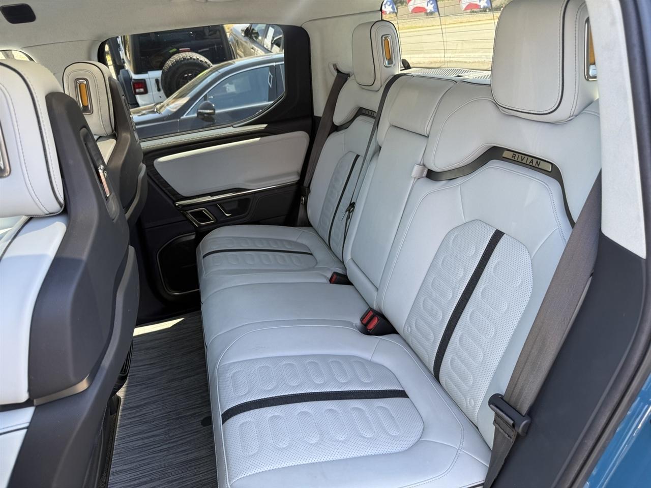 Rivian R1T Adventure 2022
