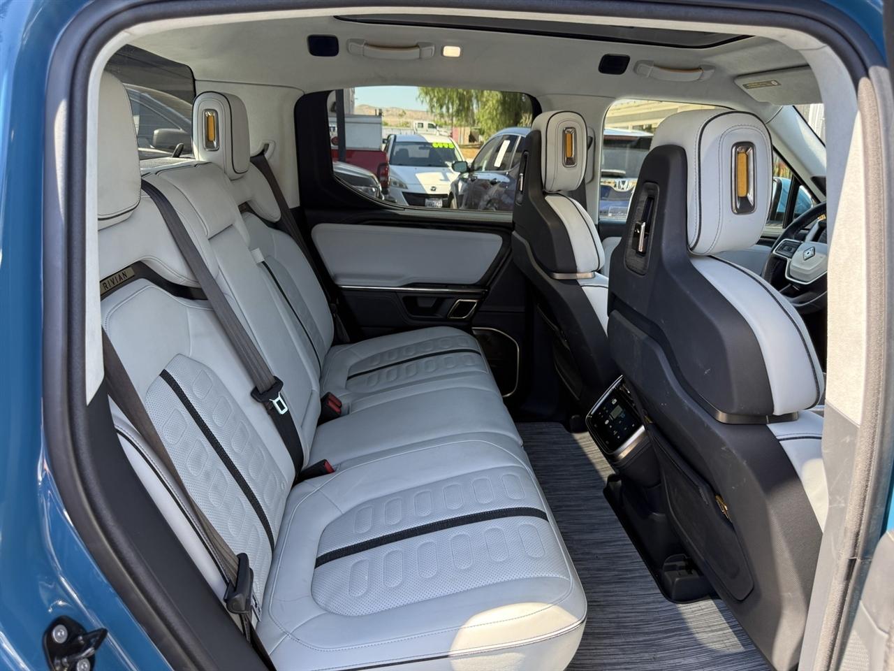 Rivian R1T Adventure 2022