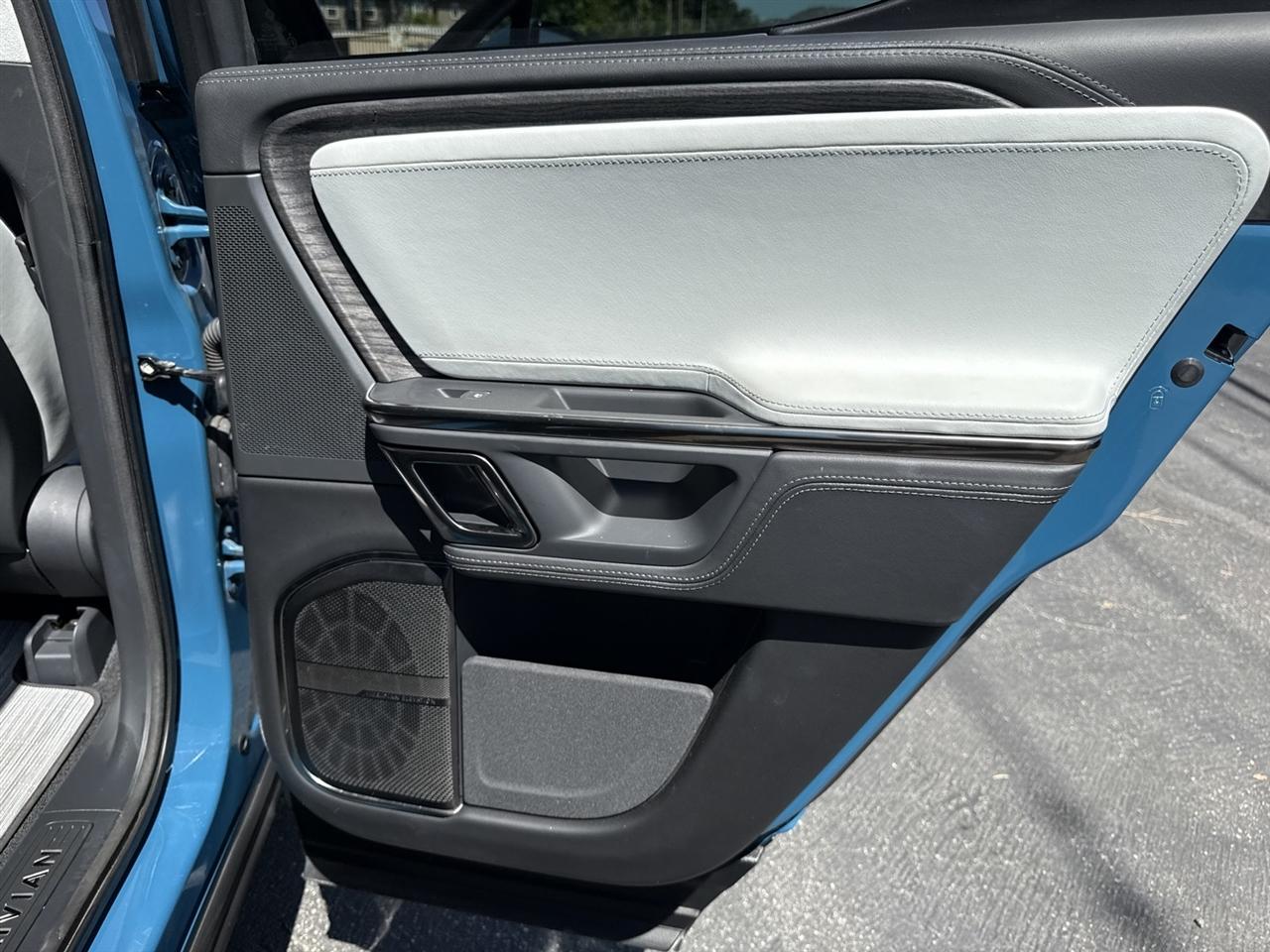 Rivian R1T Adventure 2022