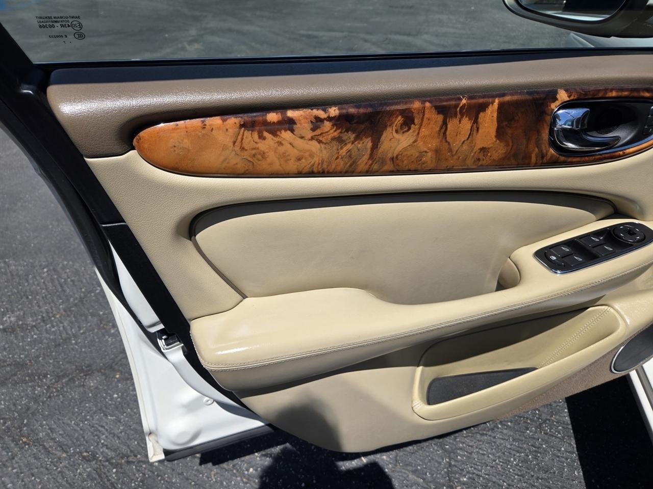 Jaguar XJ  2008