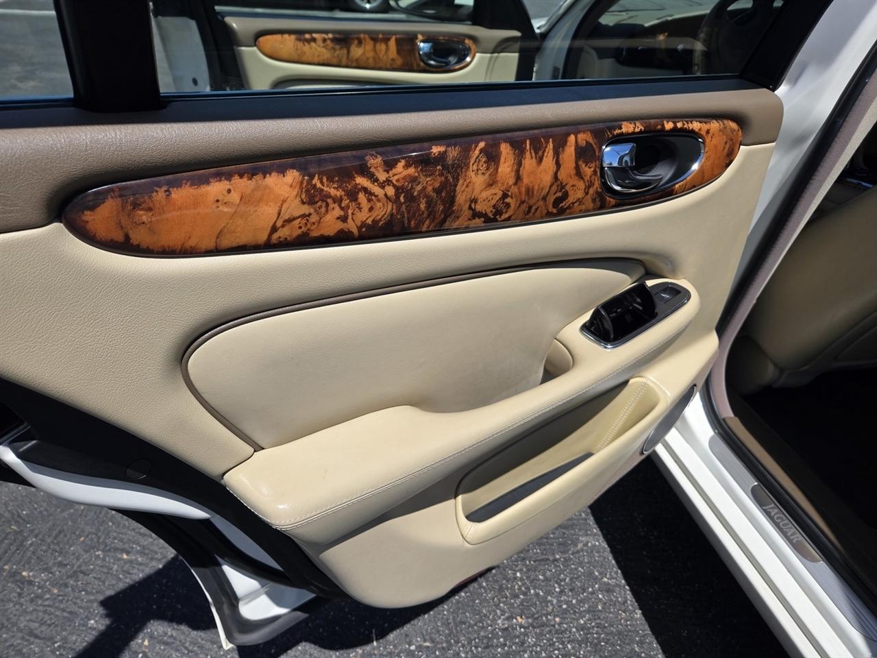 Jaguar XJ  2008