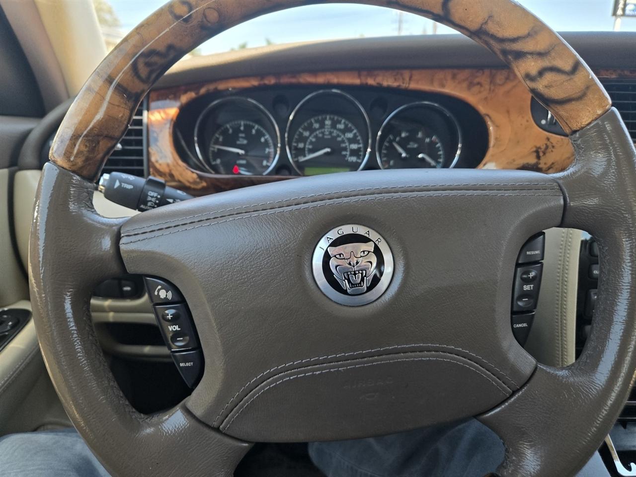 Jaguar XJ  2008