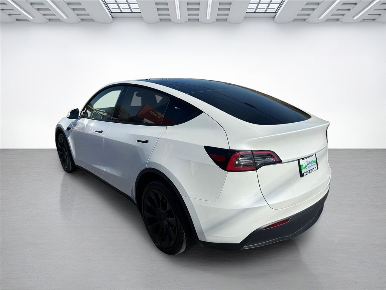 Tesla Model Y  2023