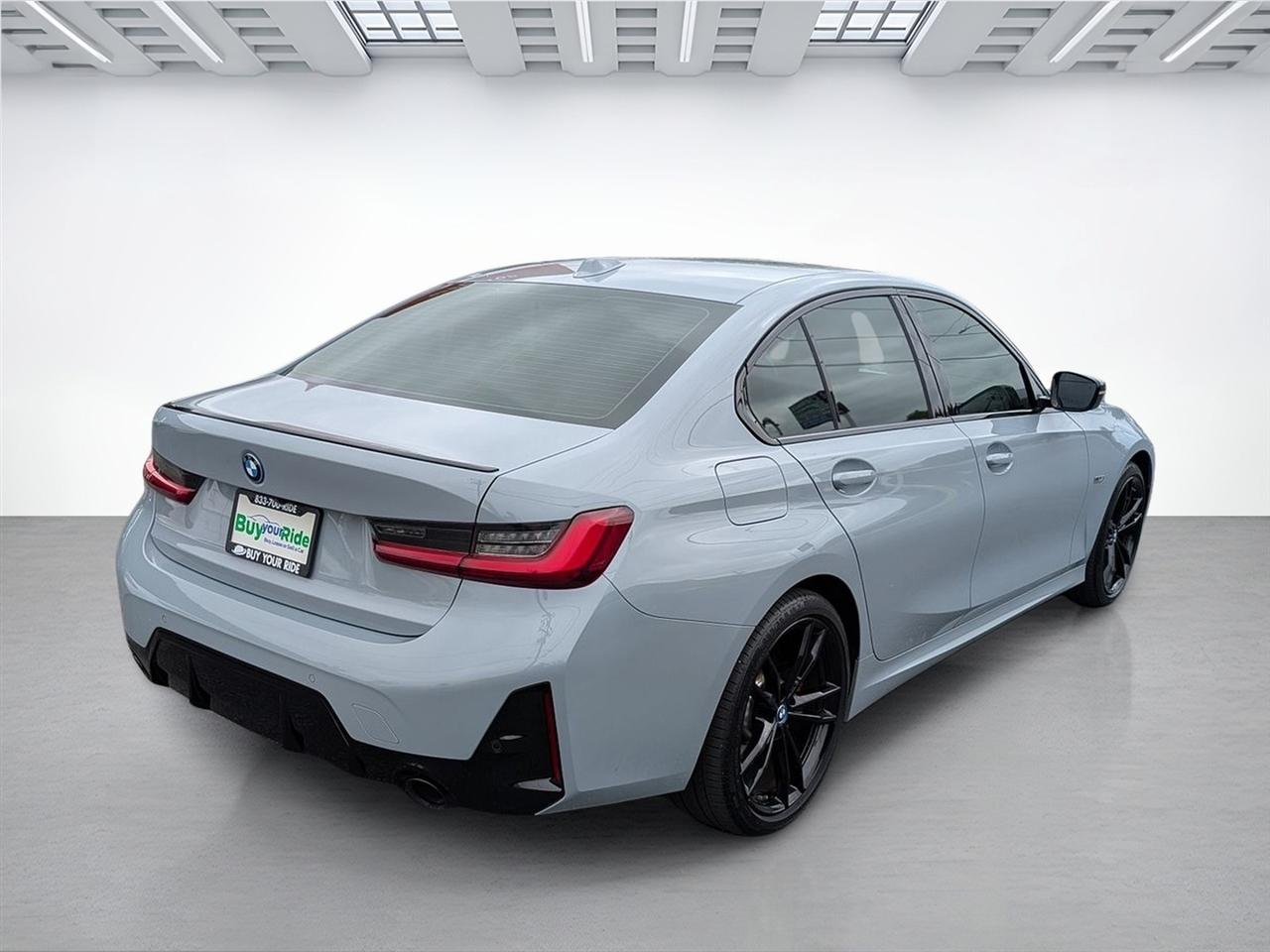 BMW 3 Series  2023