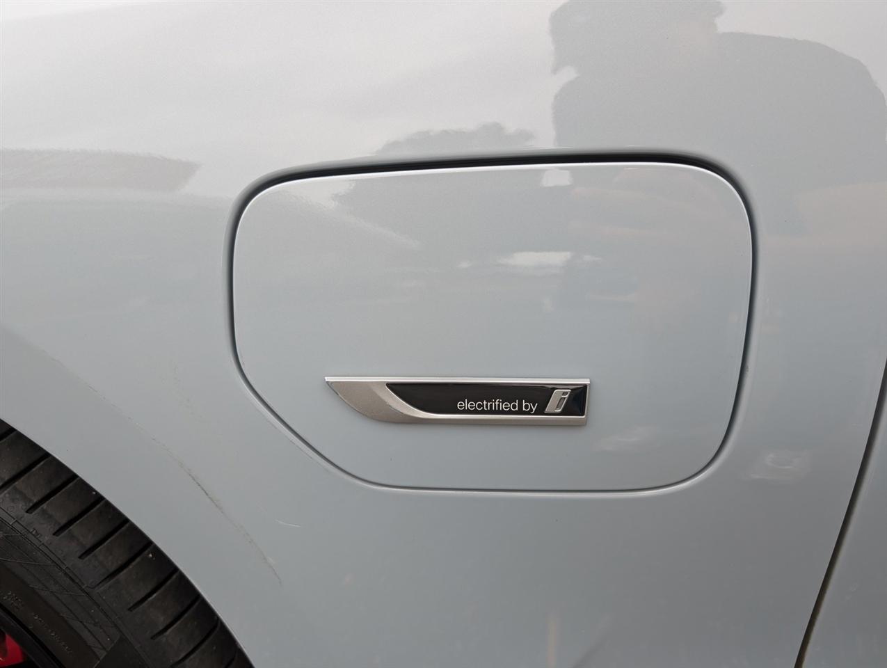 BMW 3 Series  2023
