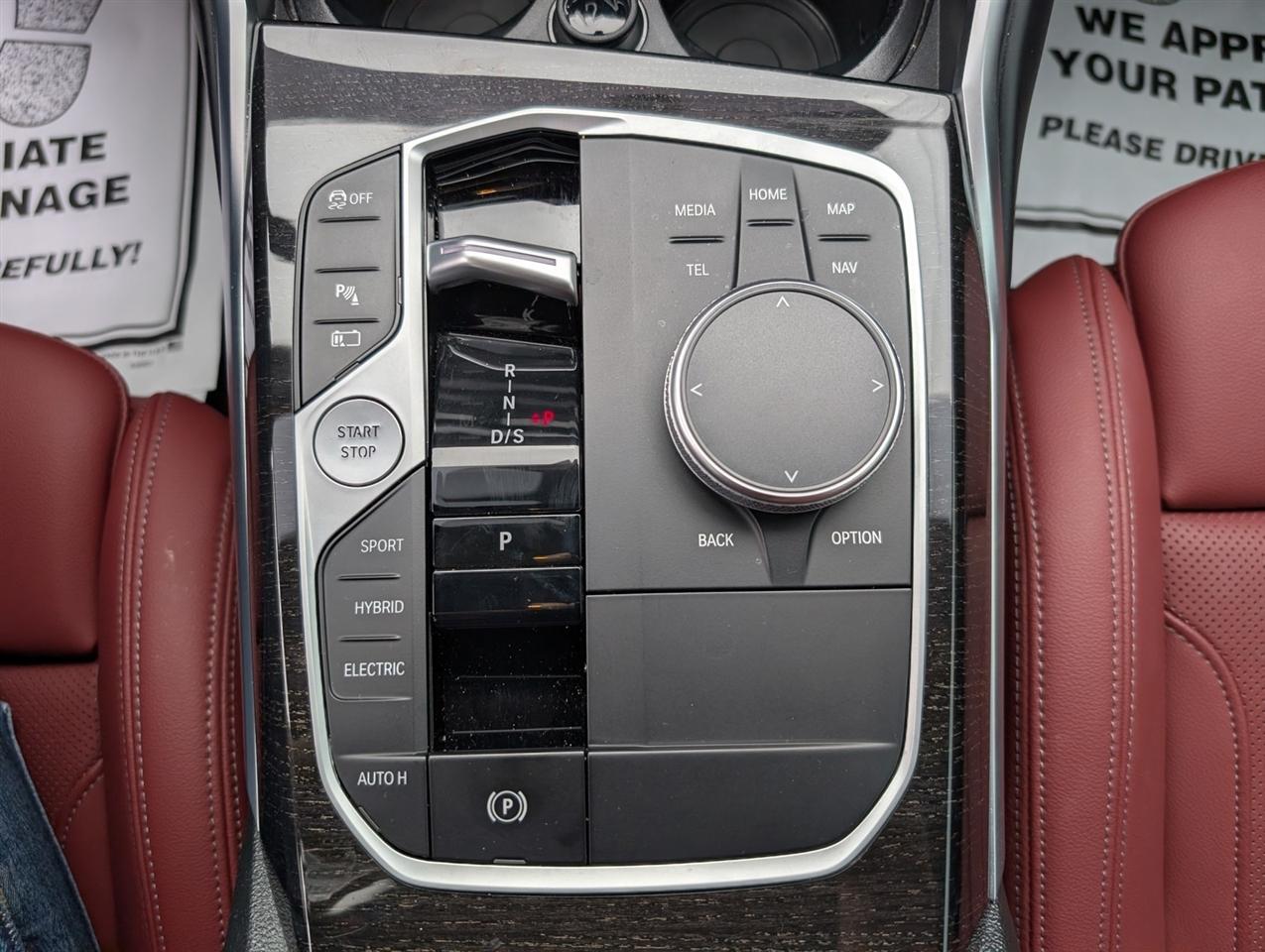 BMW 3 Series  2023