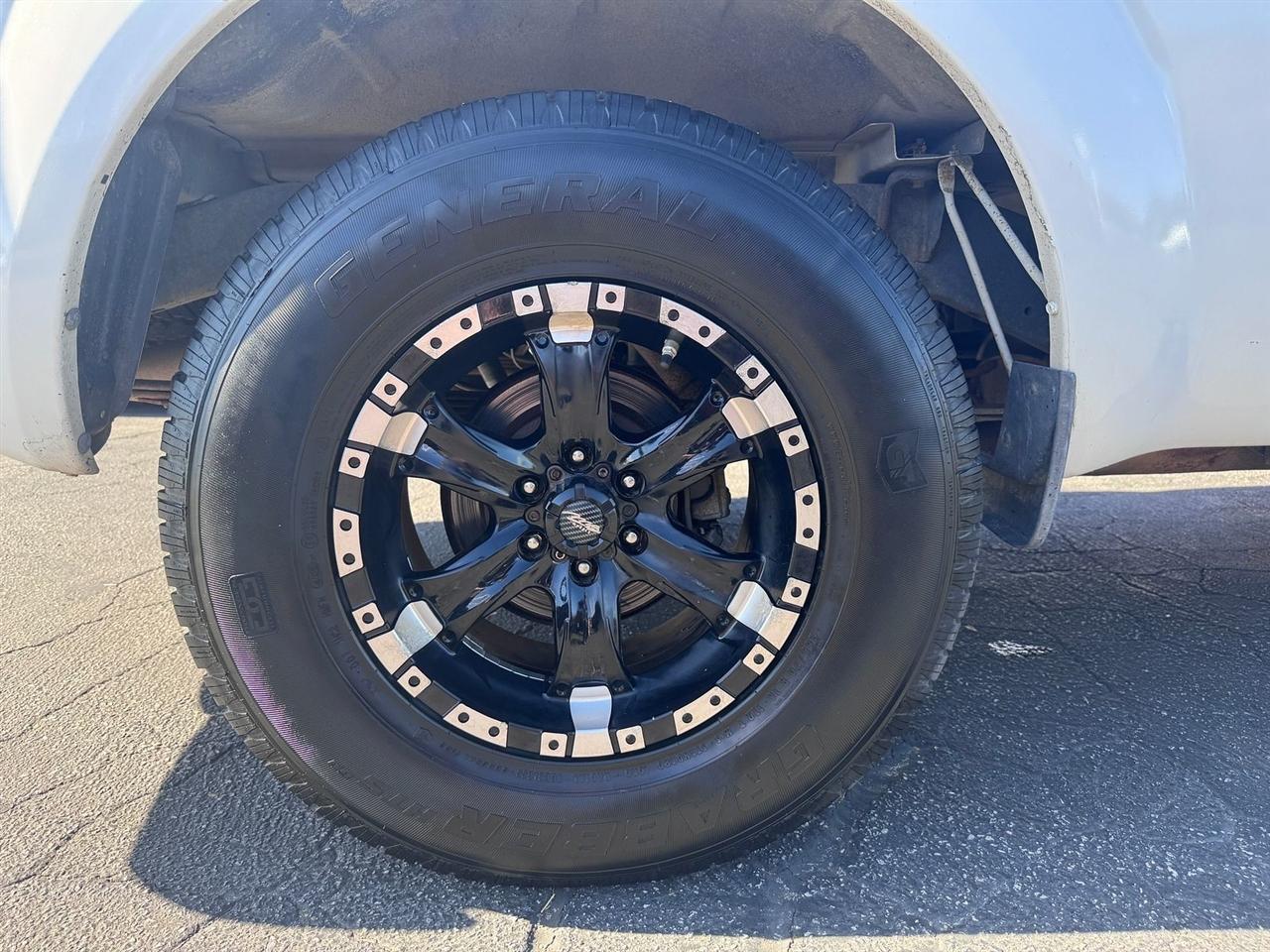 Nissan Frontier  2012