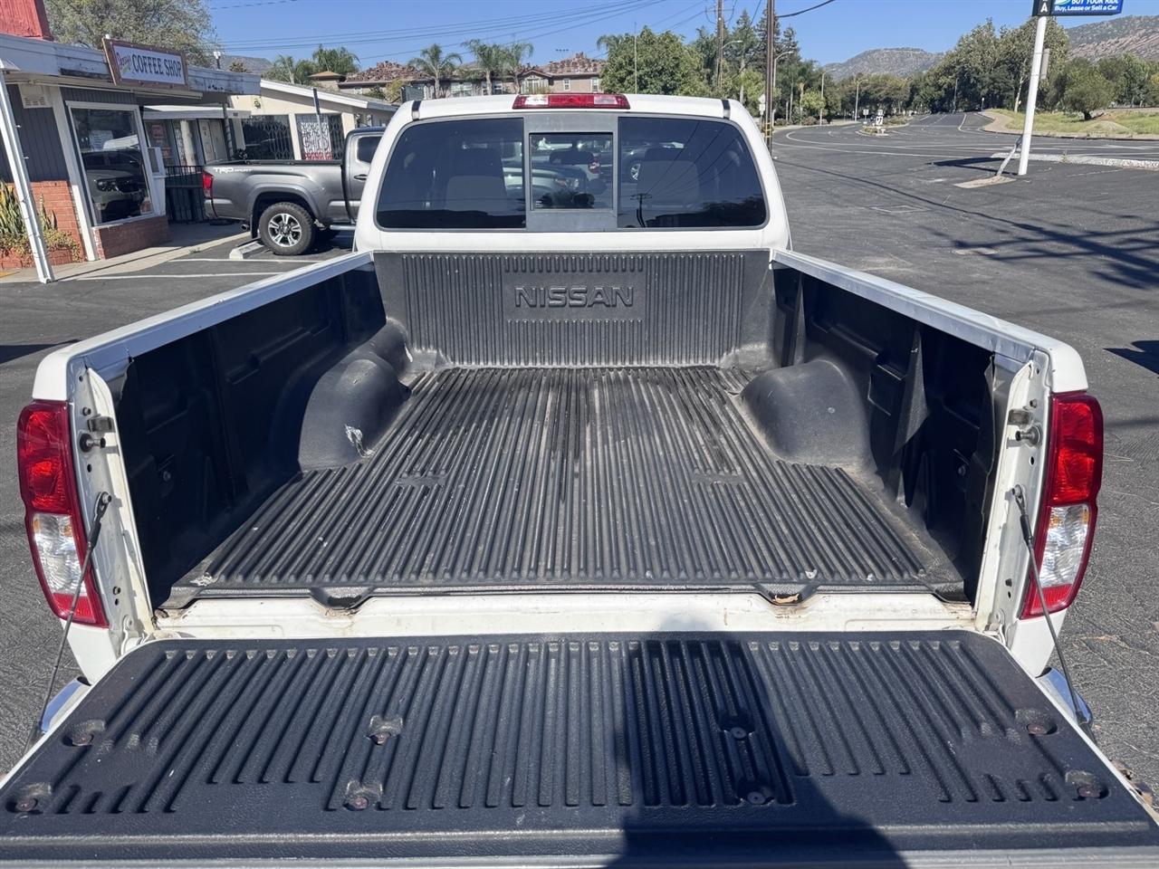 Nissan Frontier  2012