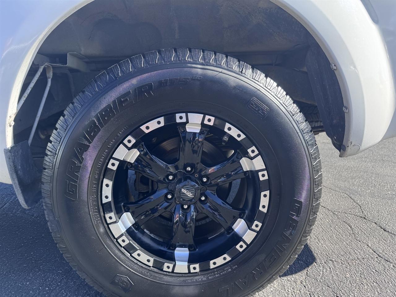 Nissan Frontier  2012
