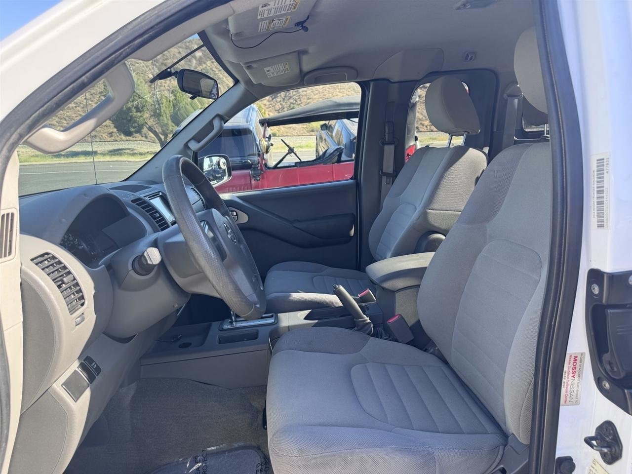 Nissan Frontier  2012