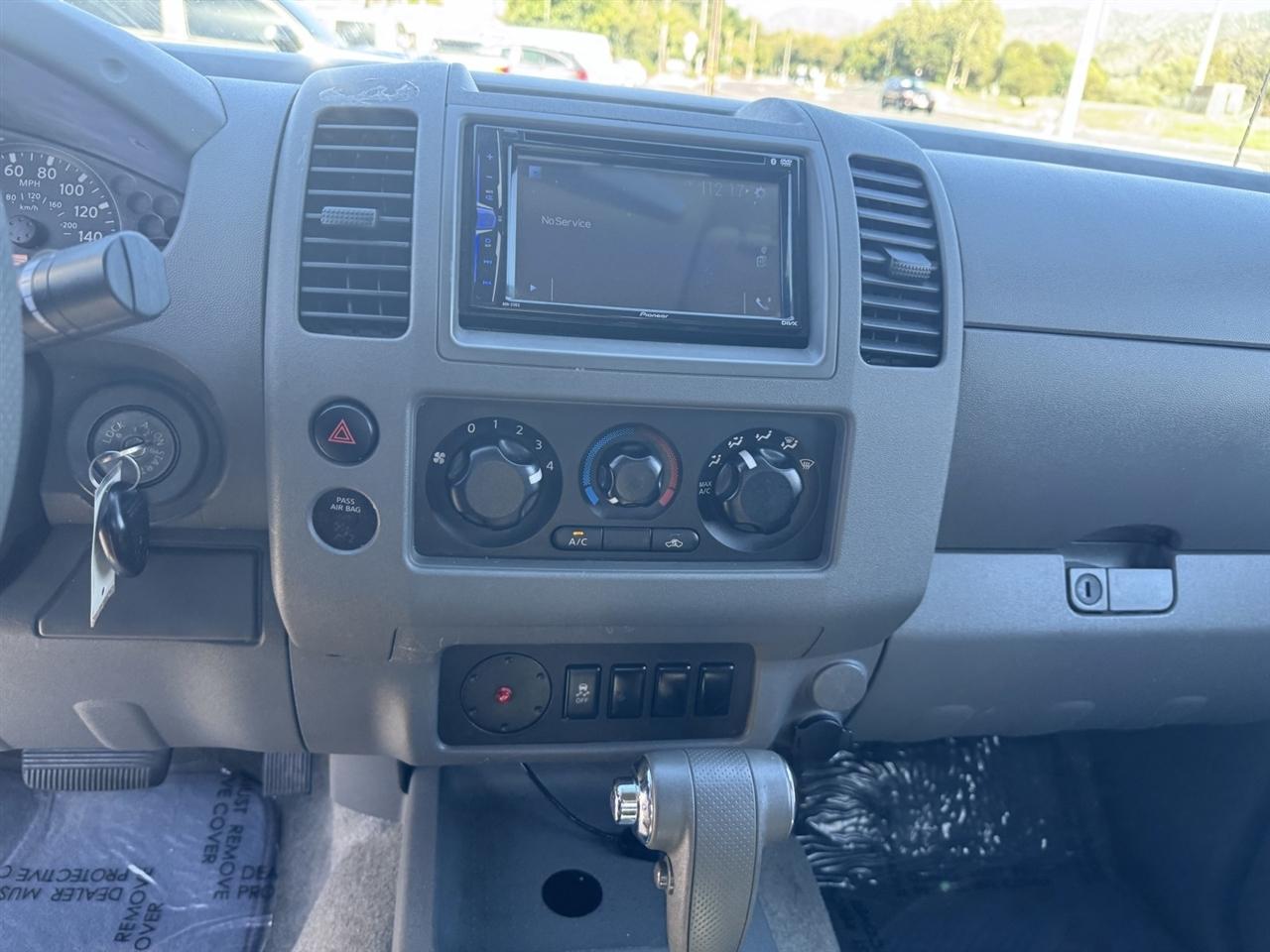 Nissan Frontier  2012