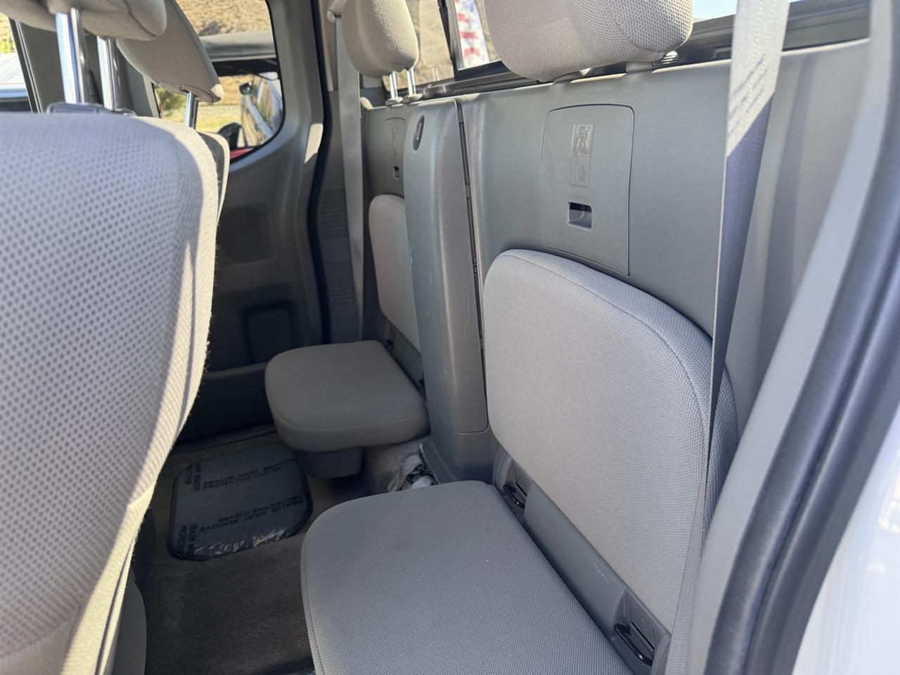 Nissan Frontier  2012