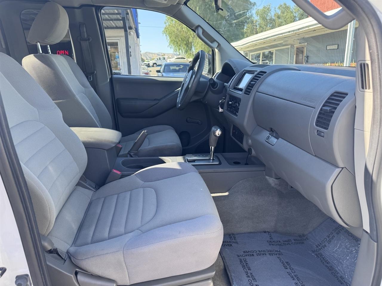 Nissan Frontier  2012