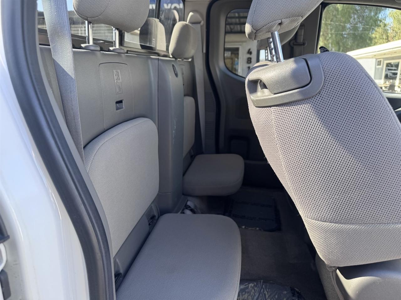 Nissan Frontier  2012