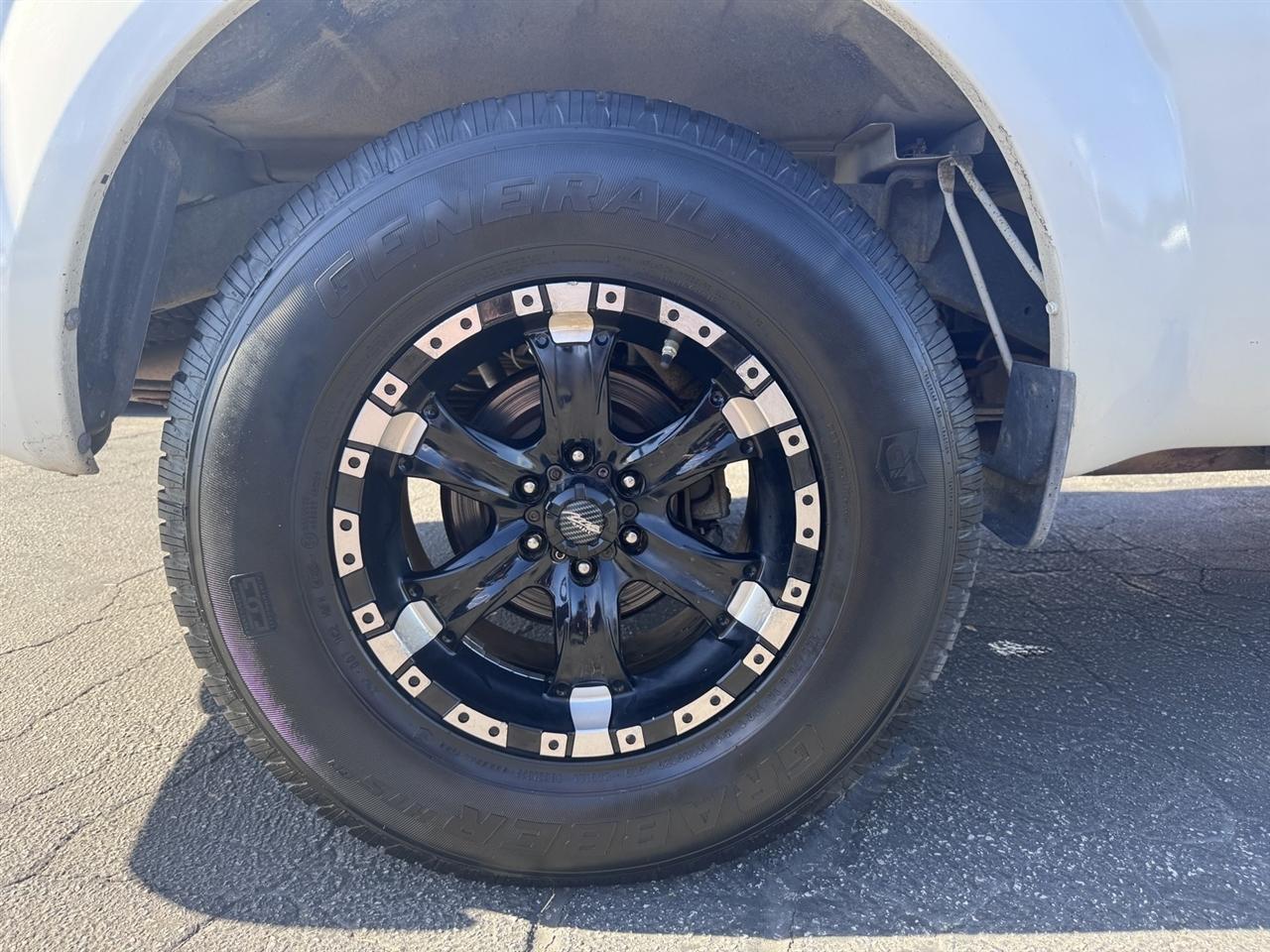 Nissan Frontier  2012