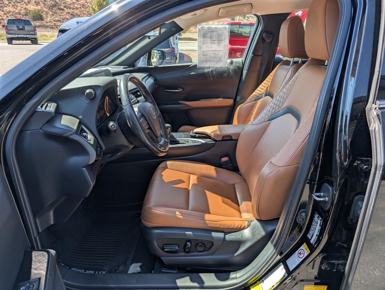 Lexus UX  2019
