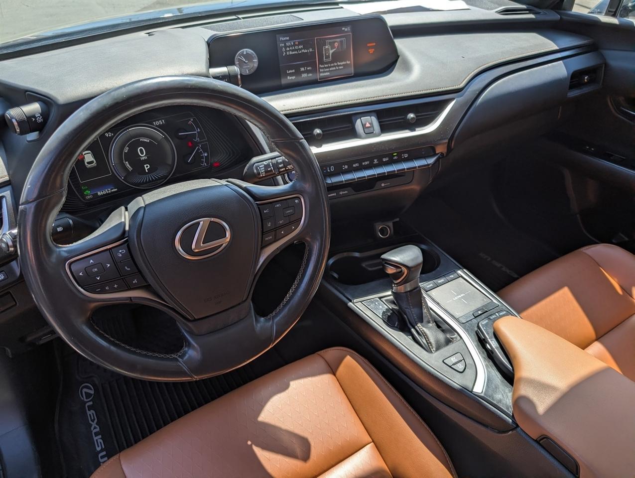 Lexus UX  2019