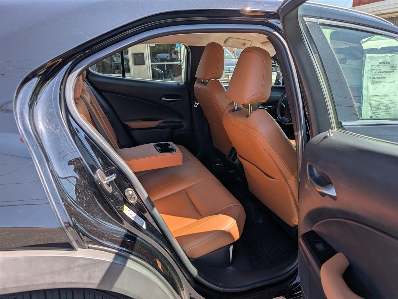 Lexus UX  2019