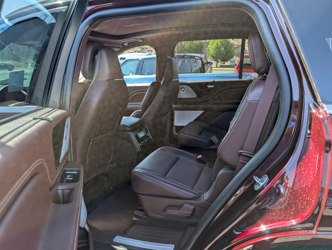 Lincoln Aviator  2021