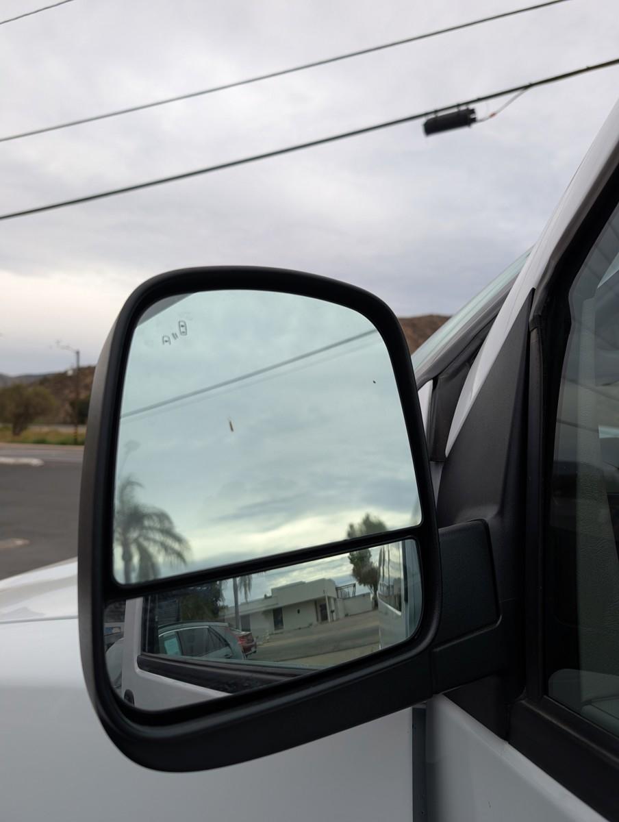 Chevrolet Express Passenger  2025