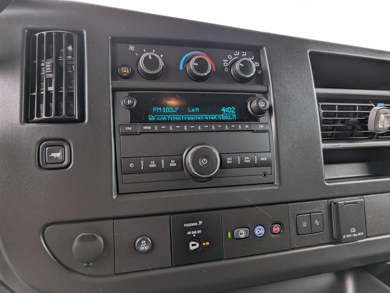 Chevrolet Express Passenger  2025