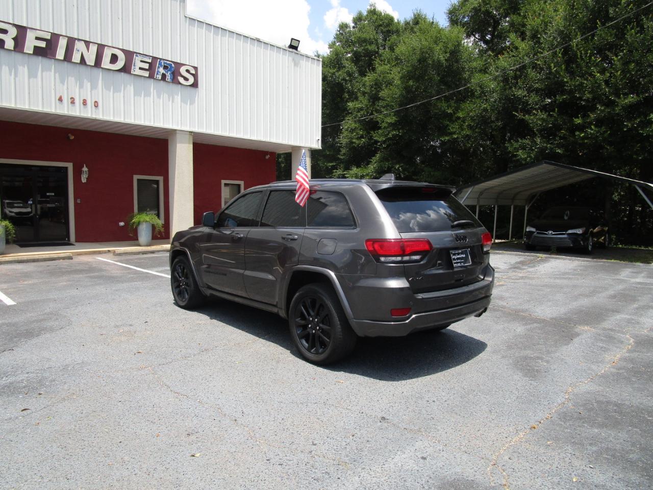Jeep Grand Cherokee Laredo 4D SUV 4WD 2020