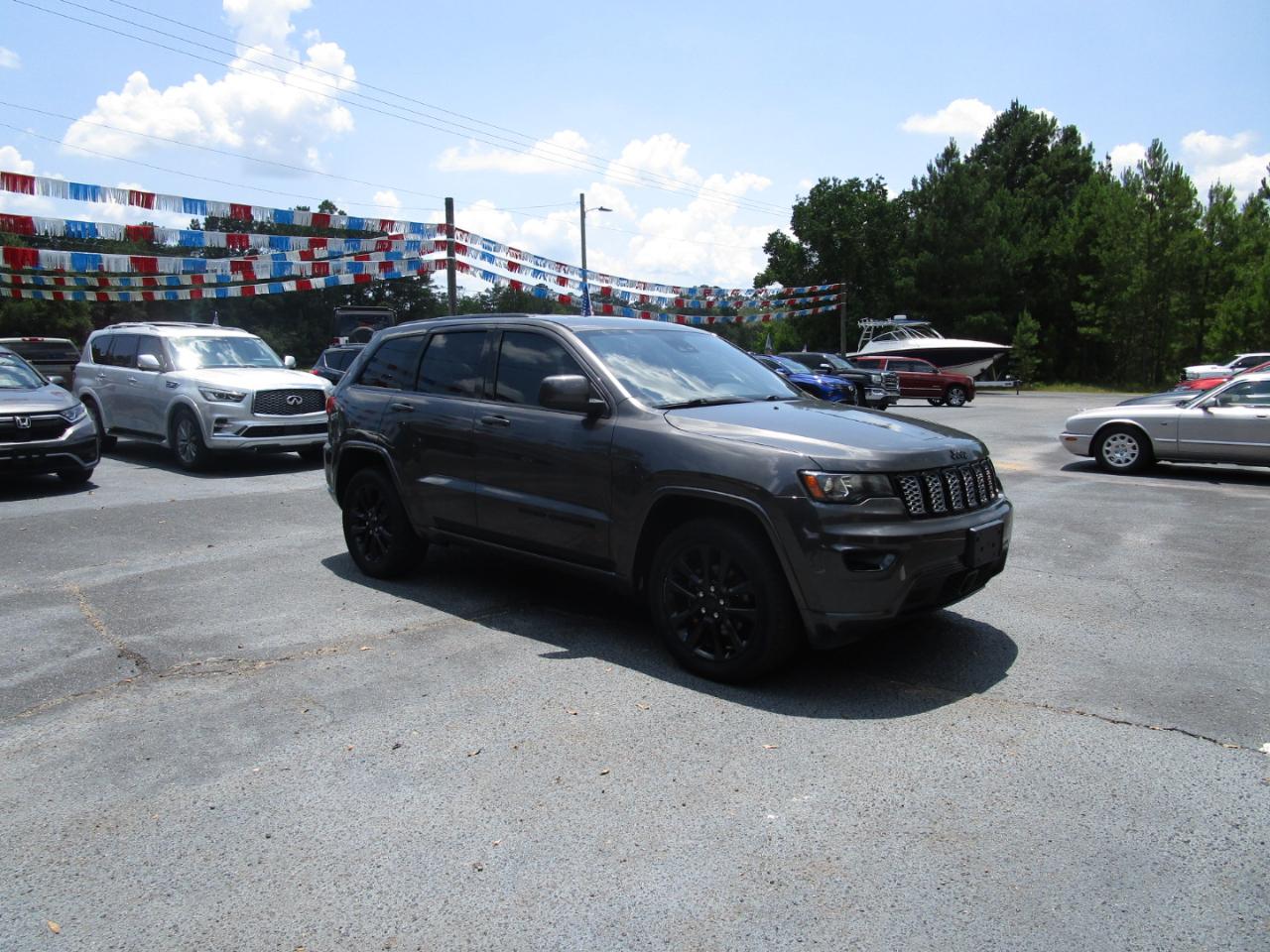 Jeep Grand Cherokee Laredo 4D SUV 4WD 2020