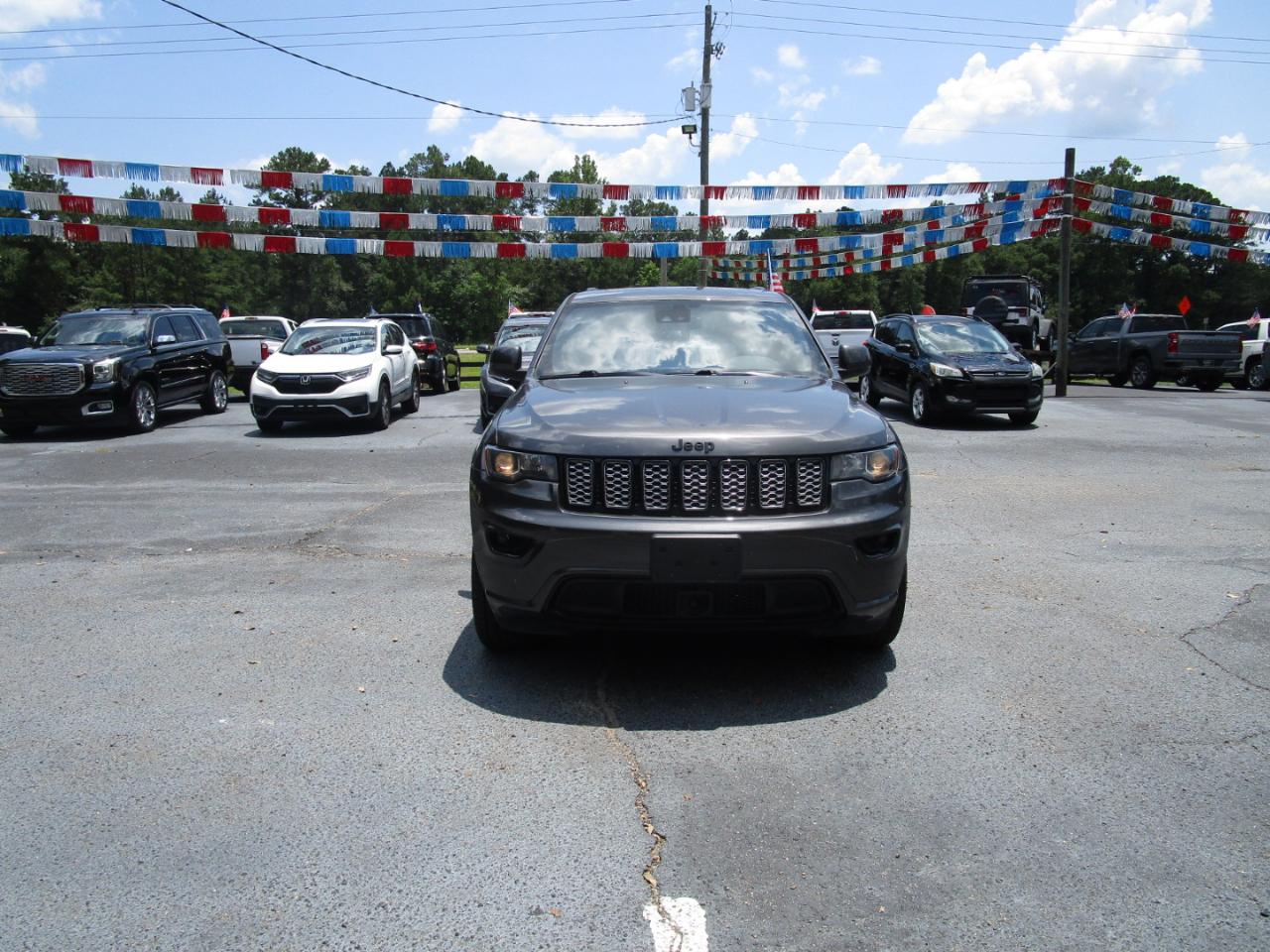 Jeep Grand Cherokee Laredo 4D SUV 4WD 2020