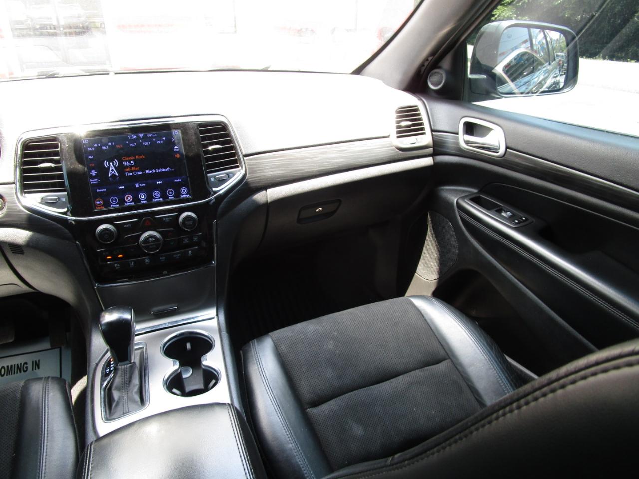 Jeep Grand Cherokee Laredo 4D SUV 4WD 2020