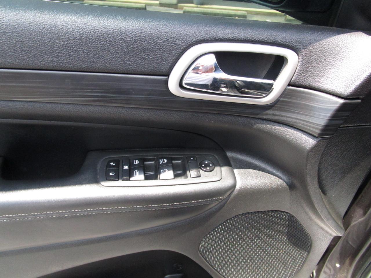 Jeep Grand Cherokee Laredo 4D SUV 4WD 2020