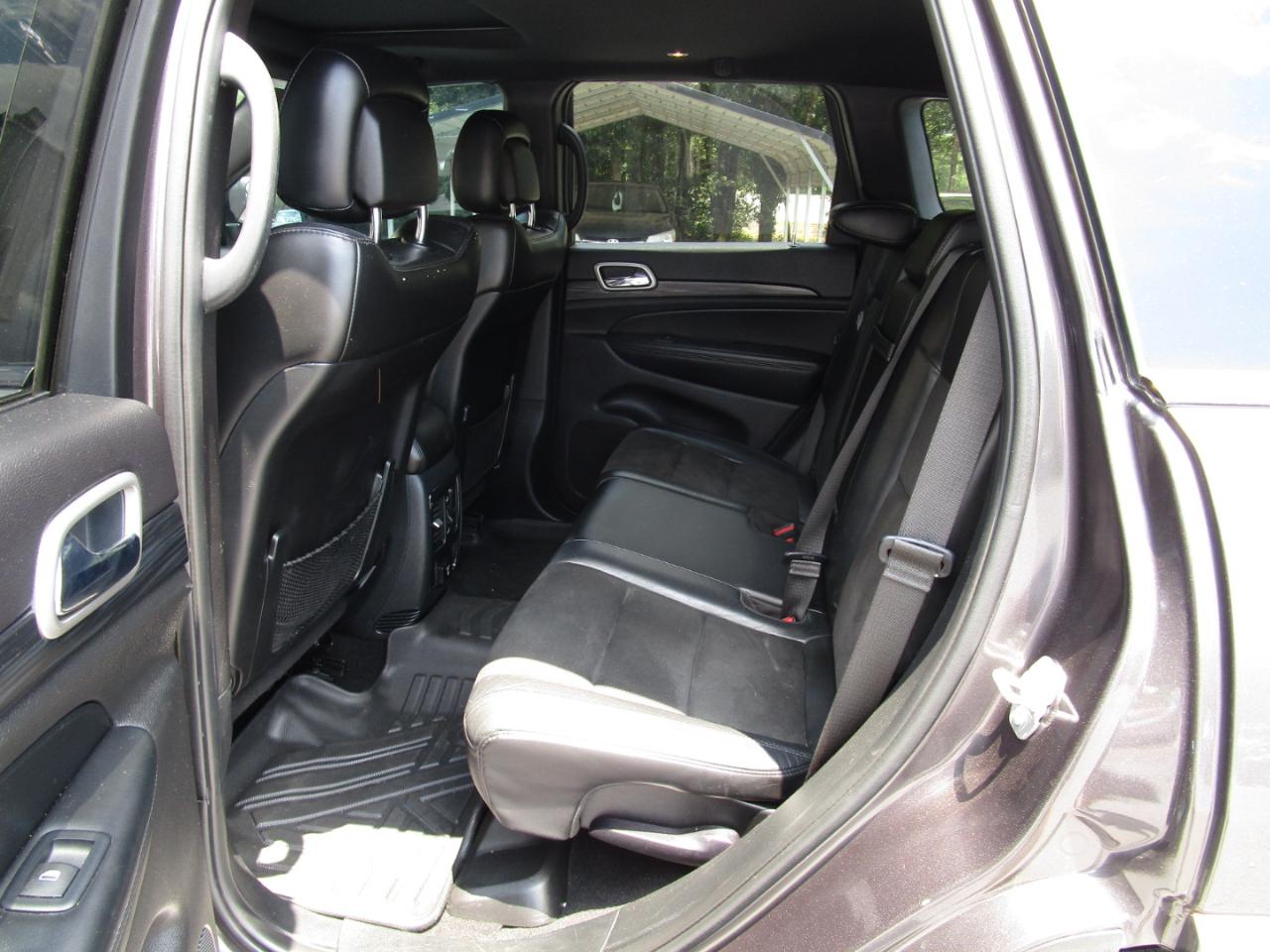 Jeep Grand Cherokee Laredo 4D SUV 4WD 2020