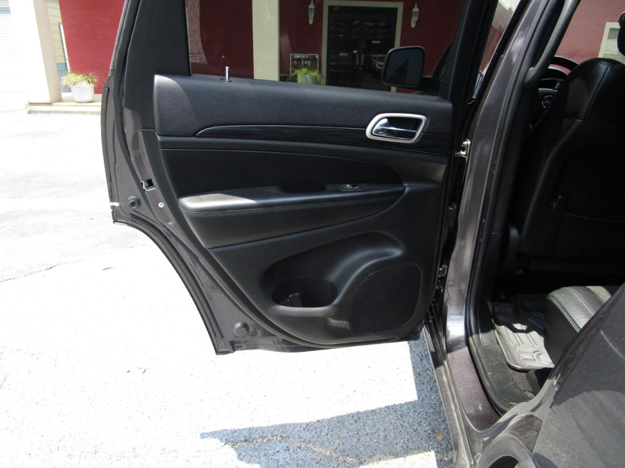 Jeep Grand Cherokee Laredo 4D SUV 4WD 2020