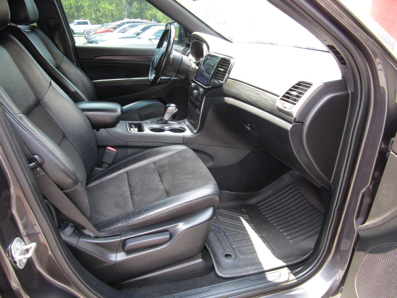 Jeep Grand Cherokee Laredo 4D SUV 4WD 2020