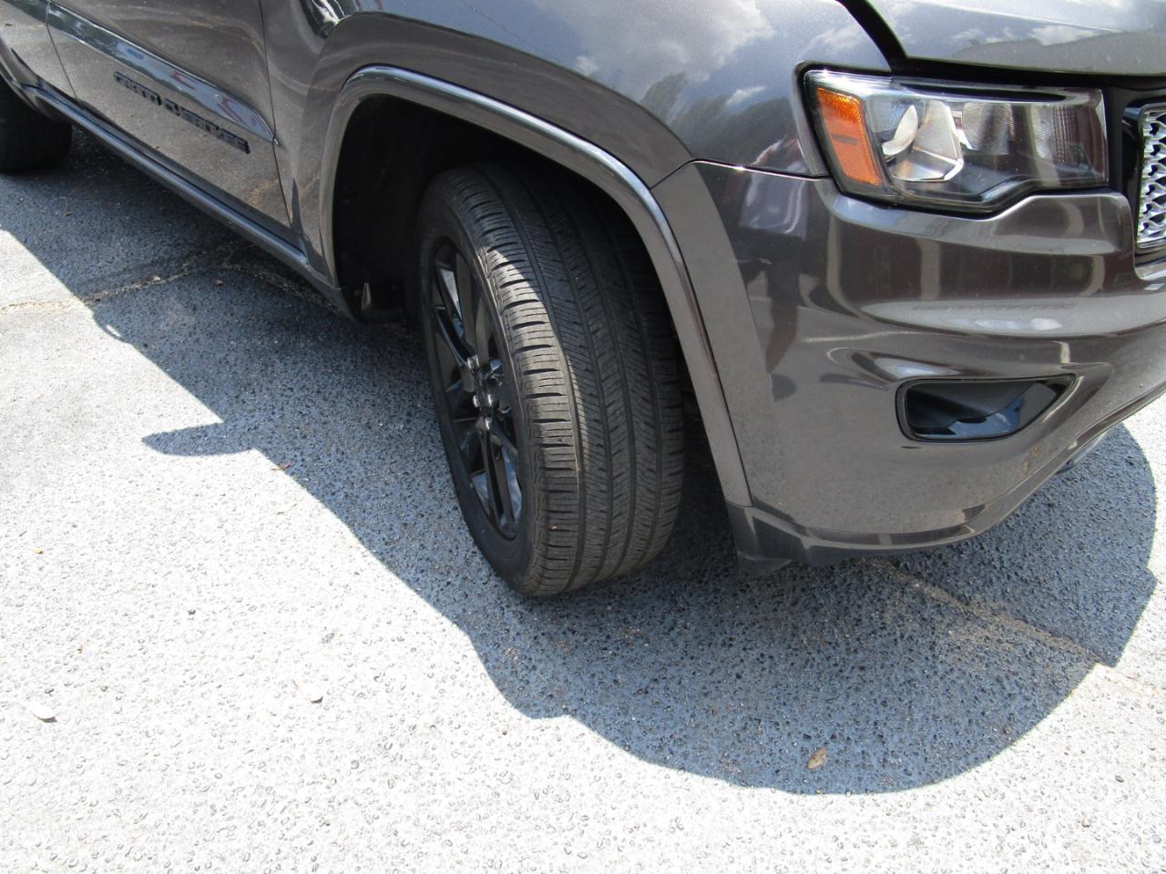 Jeep Grand Cherokee Laredo 4D SUV 4WD 2020