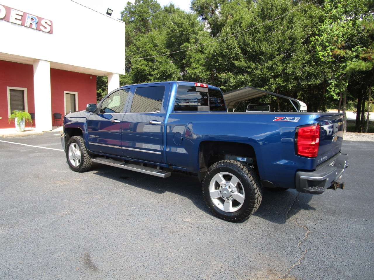 2016 Chevrolet Silverado 2500HD LTZ photo 2