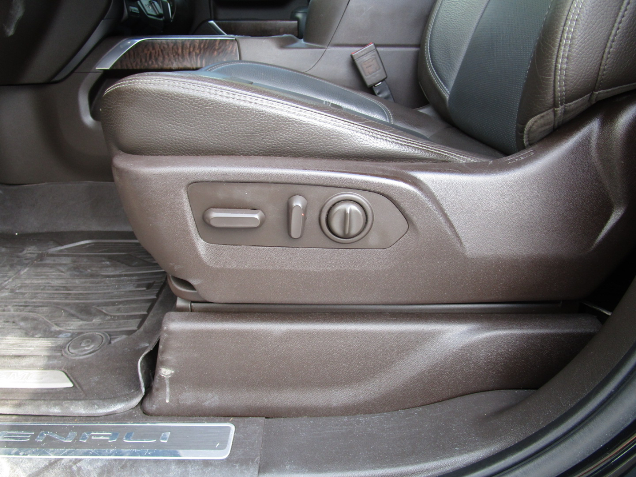 GMC Sierra 2500HD 4WD Crew Cab 159" Denali 2020 GMC Sierra 2500HD 4WD Crew Cab 159" Denali 2020