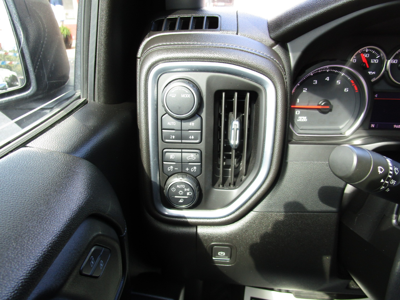 Chevrolet Silverado 1500 LTD 4WD Crew Cab 147" RST 2022 Chevrolet Silverado 1500 LTD 4WD Crew Cab 147" RST 2022