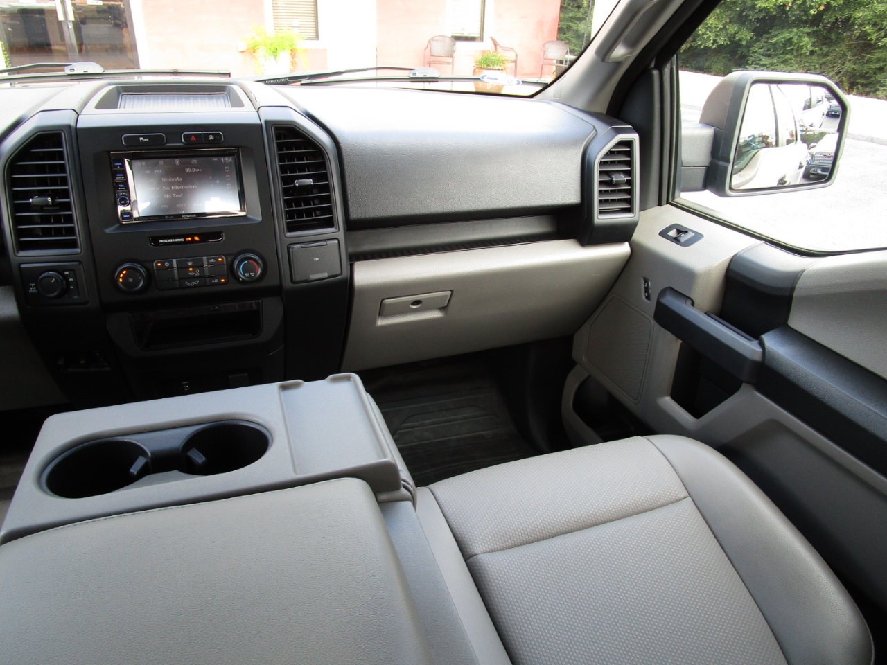 Ford F-150 4WD SuperCrew 139" XL 2020 Ford F-150 4WD SuperCrew 139" XL 2020