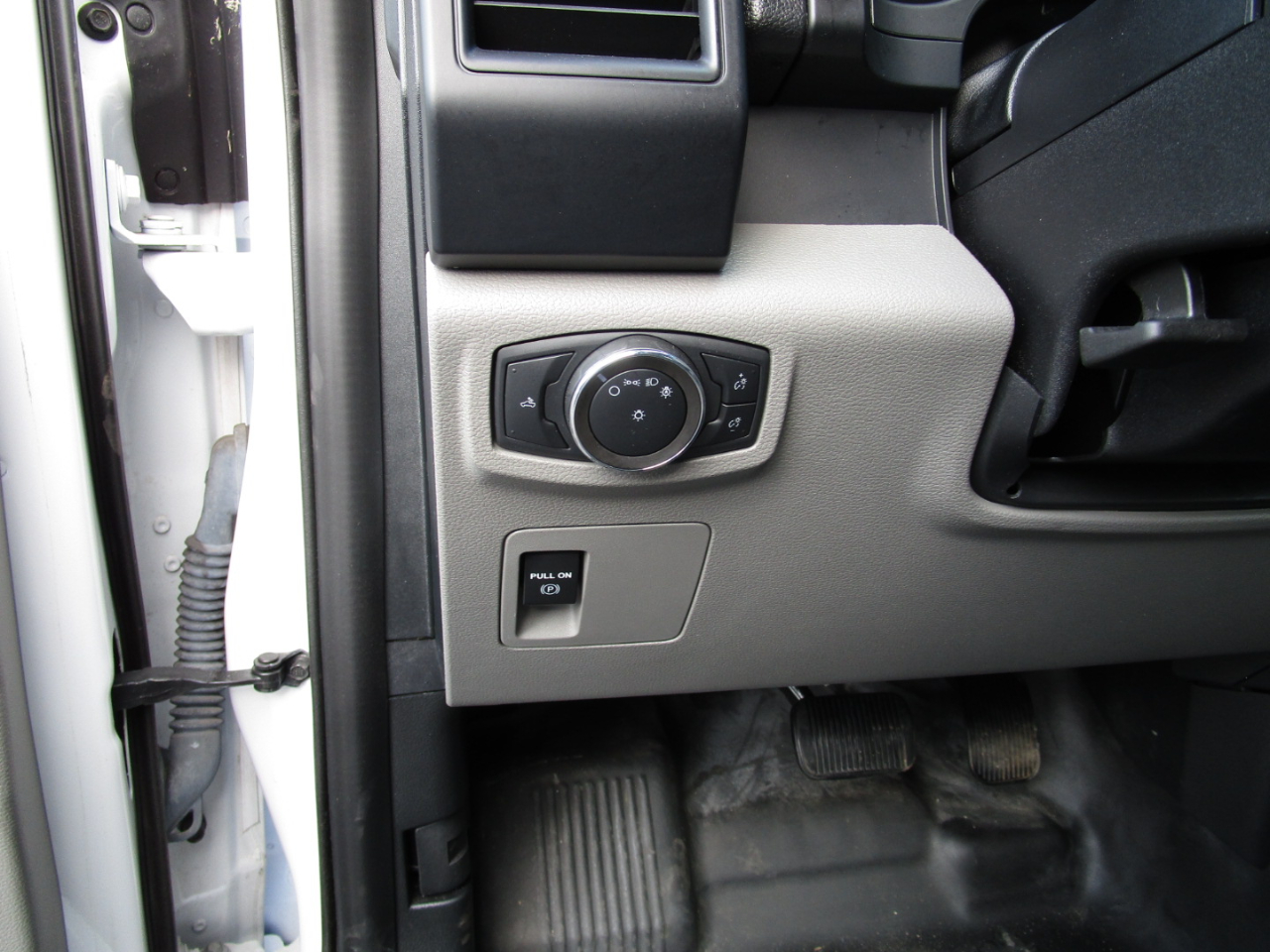 Ford F-150 4WD SuperCrew 139" XL 2020 Ford F-150 4WD SuperCrew 139" XL 2020