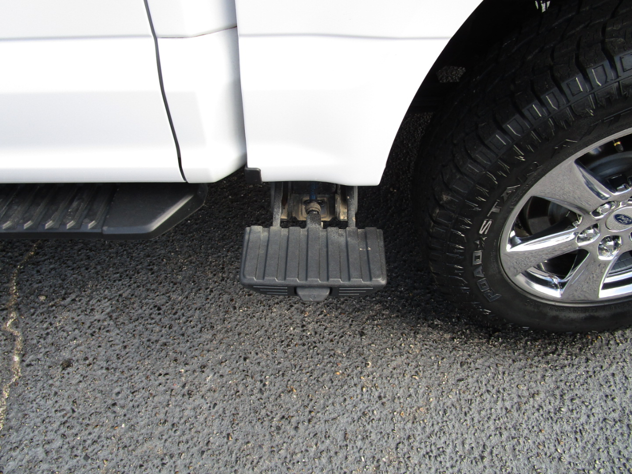 Ford F-150 4WD SuperCrew 139" XL 2020 Ford F-150 4WD SuperCrew 139" XL 2020