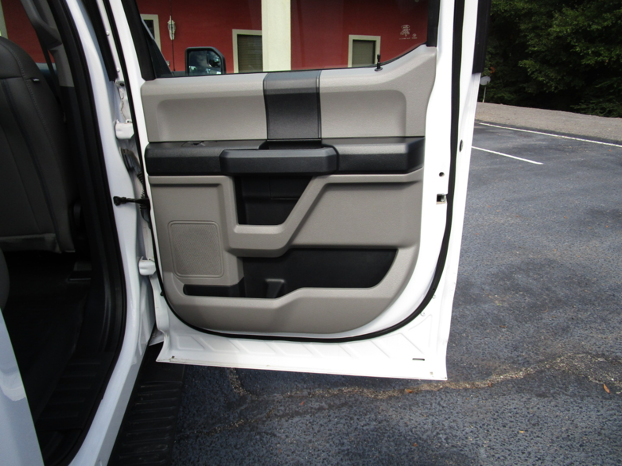 Ford F-150 4WD SuperCrew 139" XL 2020 Ford F-150 4WD SuperCrew 139" XL 2020