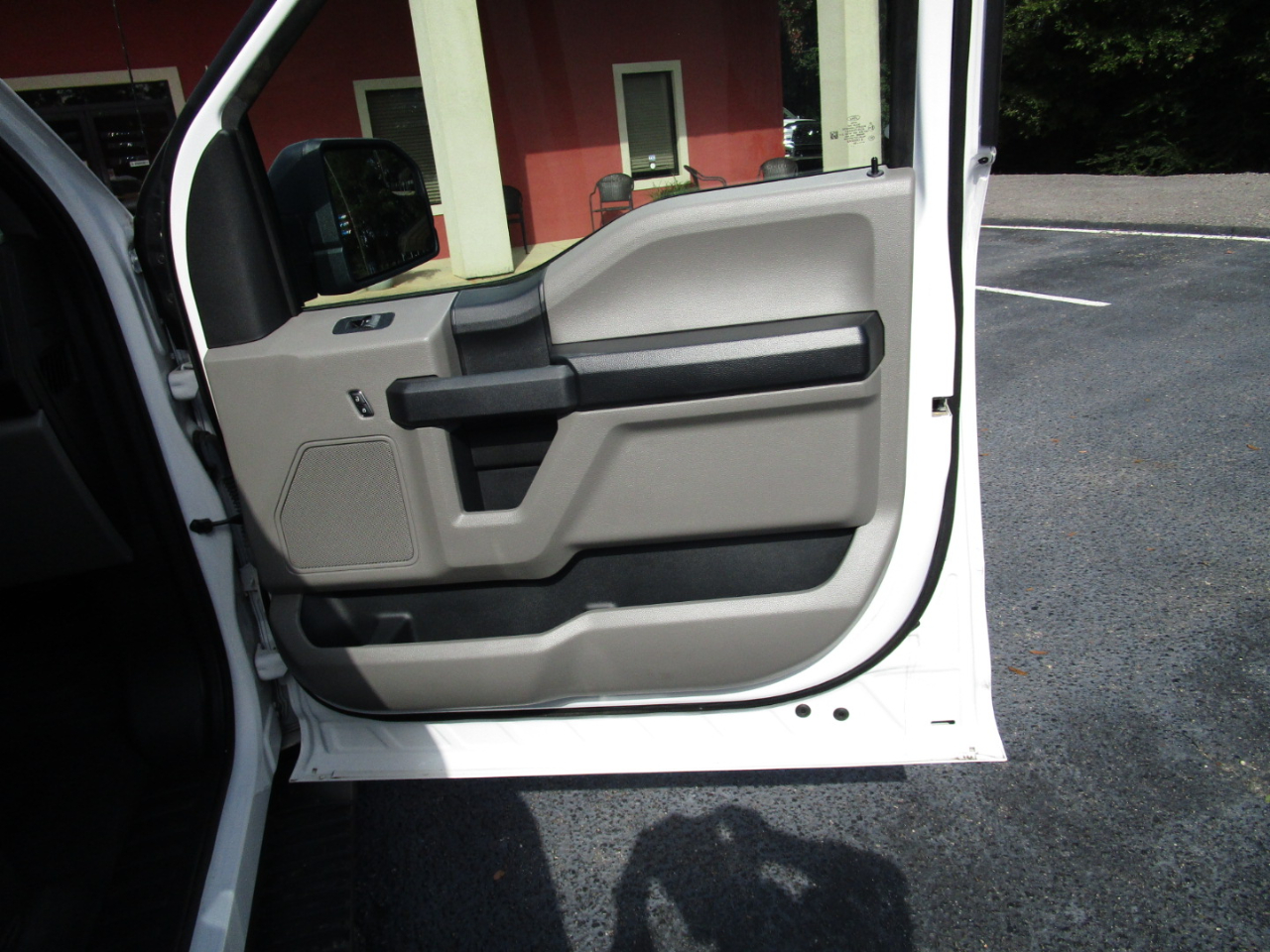 Ford F-150 4WD SuperCrew 139" XL 2020 Ford F-150 4WD SuperCrew 139" XL 2020