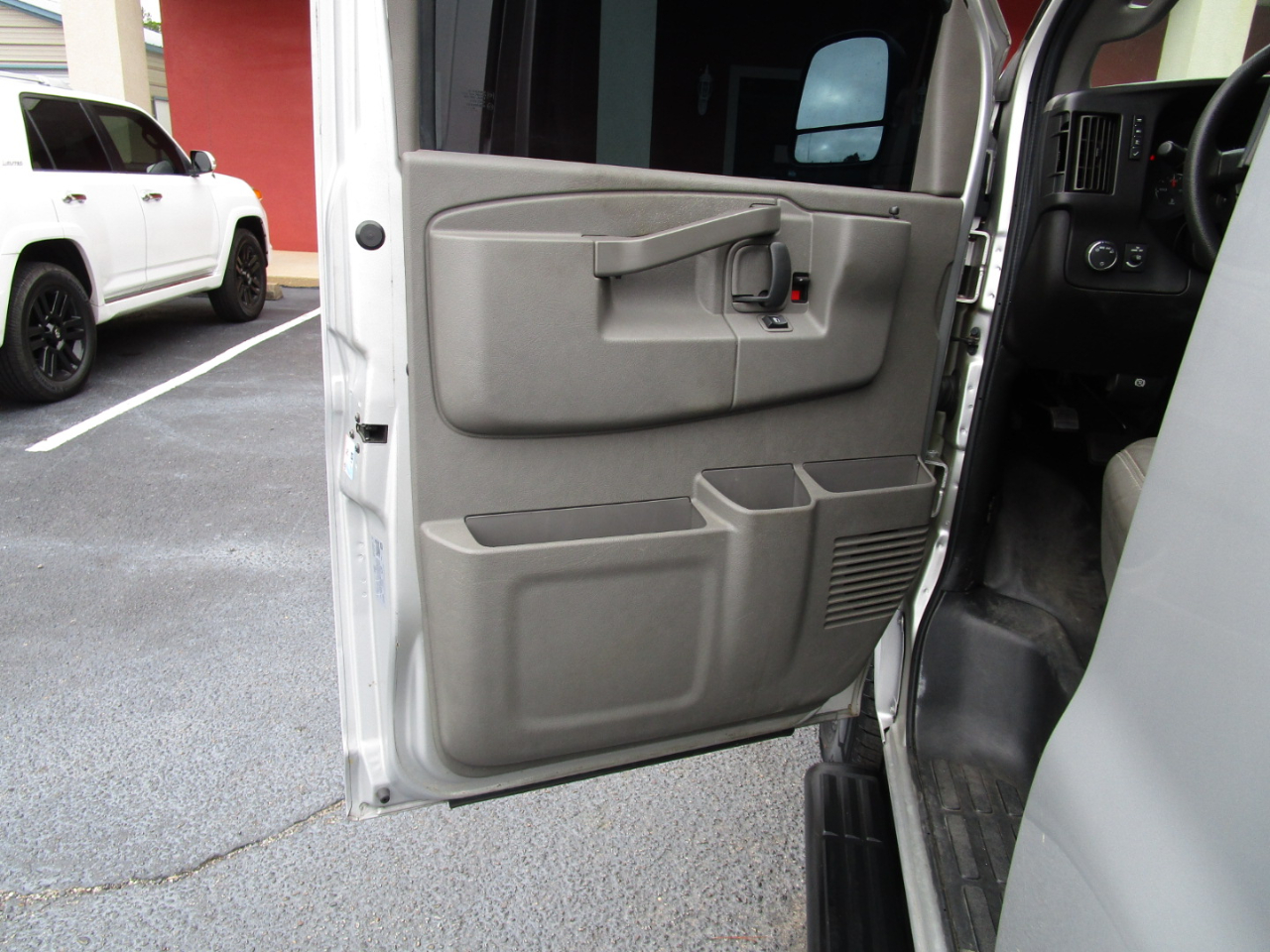 Chevrolet Express Cargo Van RWD 2500 155" 2022 Chevrolet Express Cargo Van RWD 2500 155" 2022