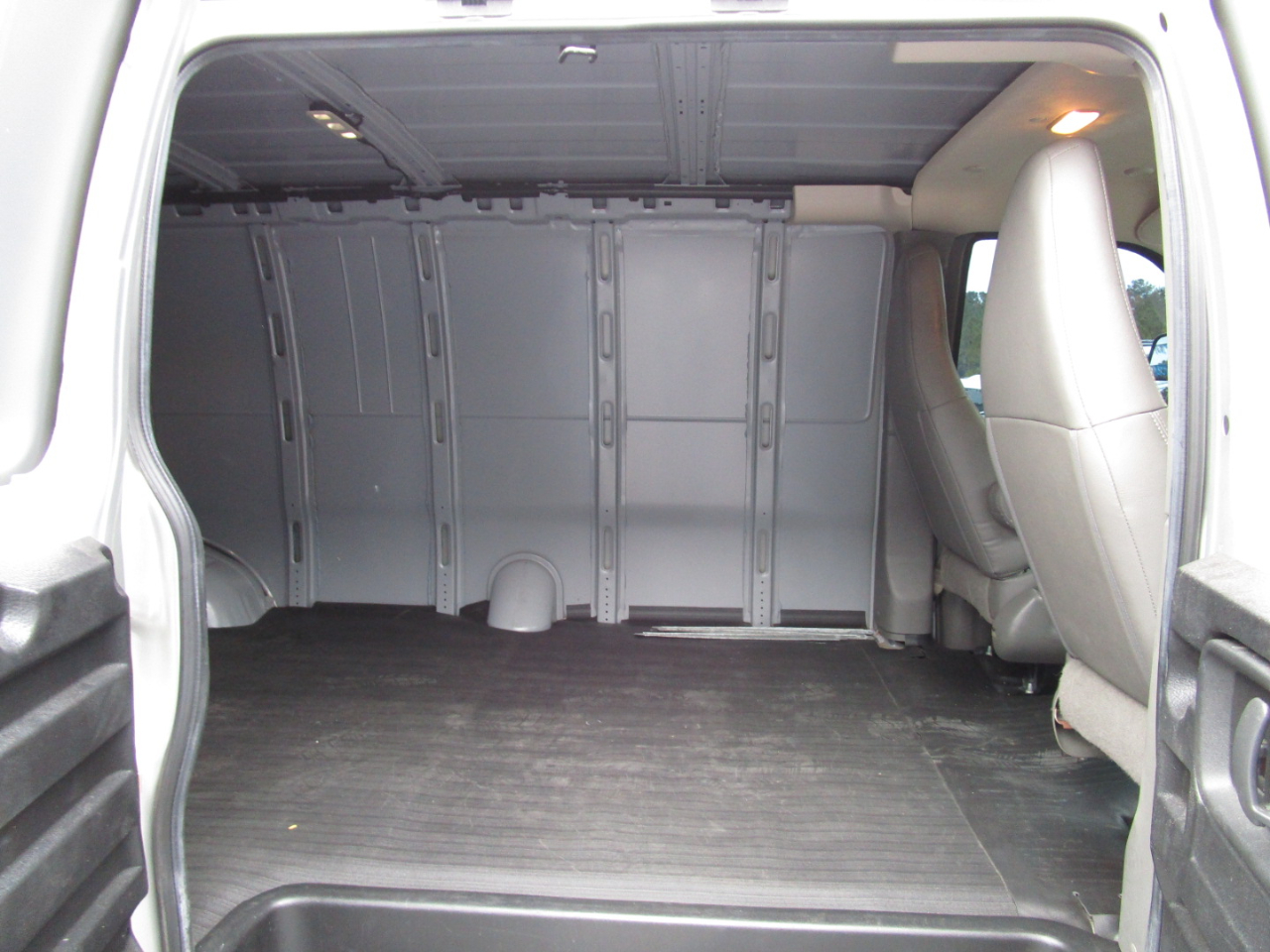 Chevrolet Express Cargo Van RWD 2500 155" 2022 Chevrolet Express Cargo Van RWD 2500 155" 2022